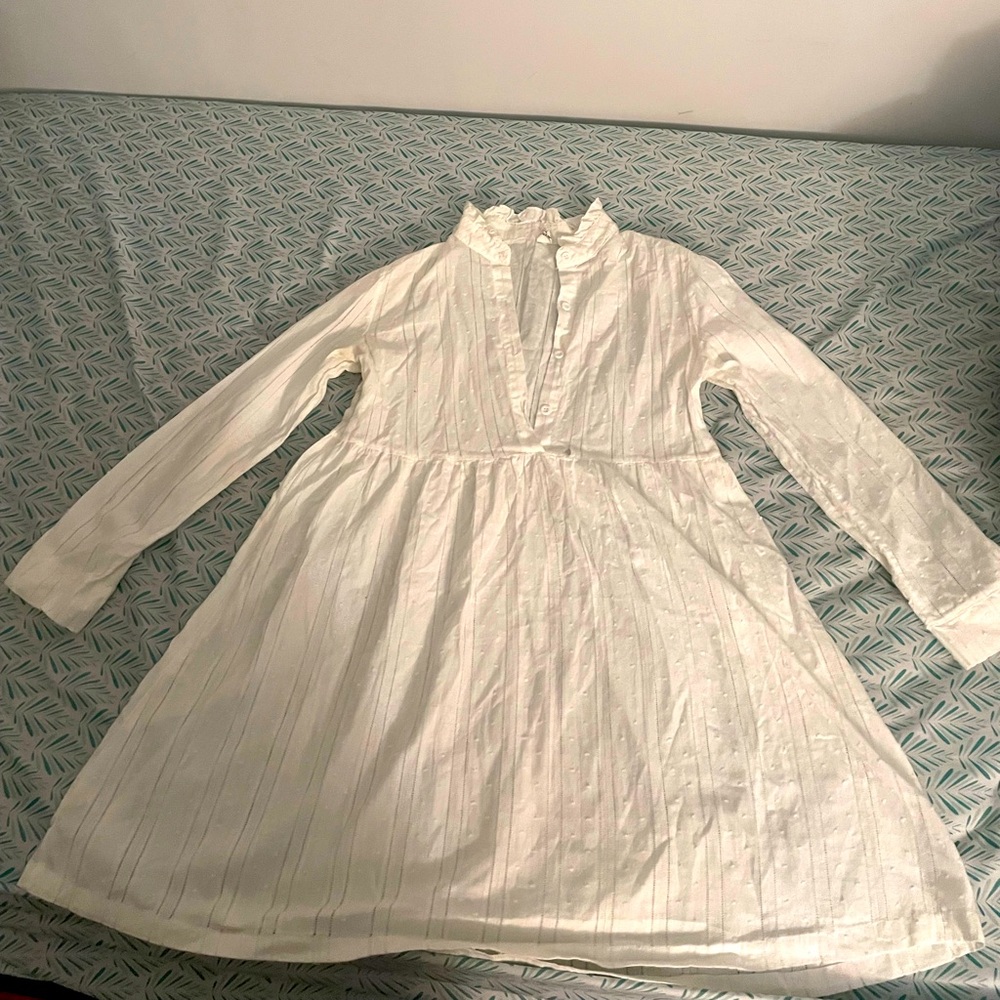 White long shirt